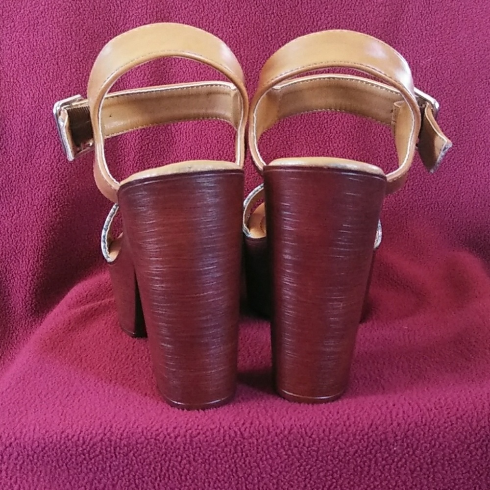 Ladies Heels - Picture 2 of 5